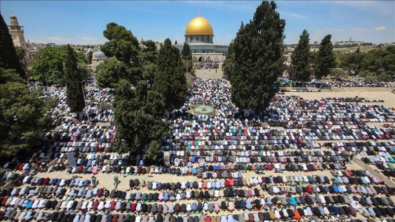عشرات آلاف الفلسطينيين أدوا صلاة الجمعة في المسجد الأقصى المبارك