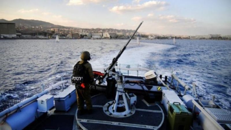 فلسطين: العدو يلاحق مراكب الصيادين غرب ميناء رفح ويطلق النار عليها