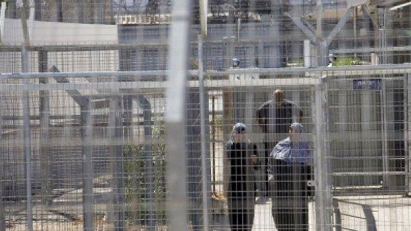 فلسطين: إدارة سجون الاحتلال قررت نقل أسرى المؤبدات من غرفة لأخرى كل 6 أشهر ومن سجن لآخر كل 3 سنوات