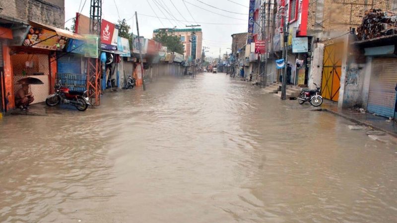 باكستان: السيول تخلف نحو ألف قتيل منذ حزيران الماضي