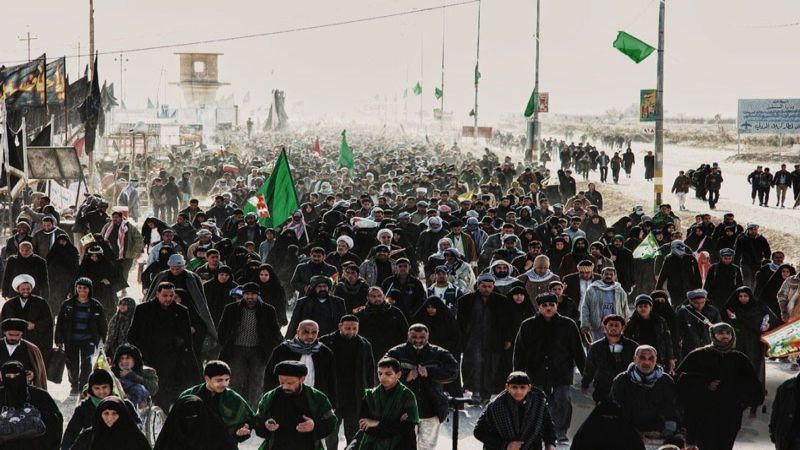 العراق: ملايين الزوار يواصلون السير نحو كربلاء المقدسة لإحياء أربعينية الإمام الحسين (ع)