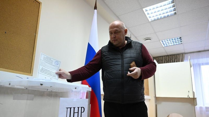 لوغانسك تعلن عن محاولات القوات الأوكرانية تعطيل التصويت خلال الاستفتاء  