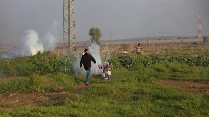 الاحتلال الإسرائيلي يطلق قنابل الغاز تجاه رعاة الأغنام شرق جباليا