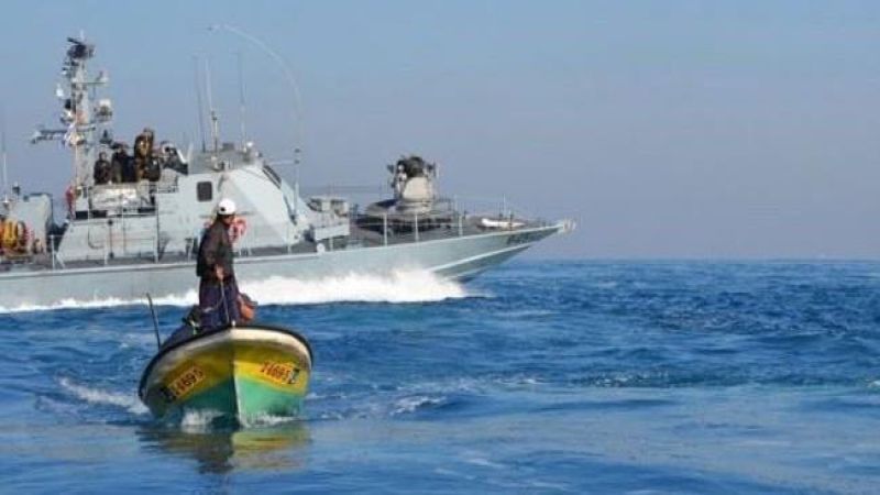 فلسطين: زوارق الاحتلال تفتح نيران أسلحتها الرشاشة نحو مراكب الصيادين في بحر بيت لاهيا