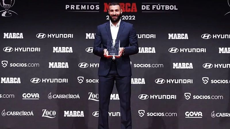  بنزيما يحصل على جائزة دي ستيفانو كأفضل لاعب في الدوري الإسباني 
