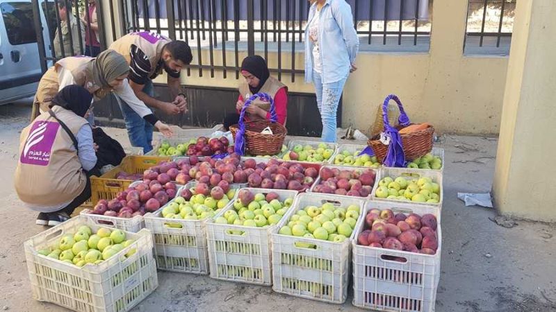 لبنان: وزيرا الزراعة والصناعة افتتحا يوم التفاح في عنجر