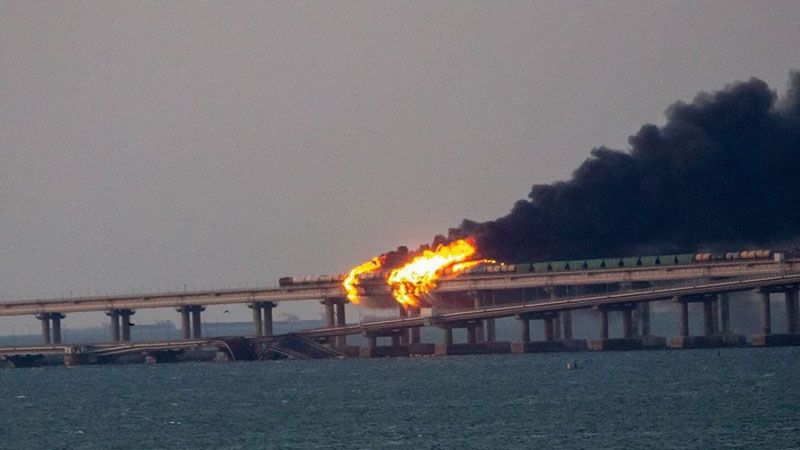 انفجار جسر القرم: 3 قتلى وبوتين يشكّل لجنة طوارئ