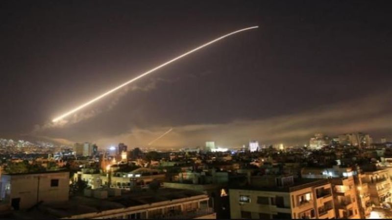 عدوان جوّي صهيوني ليلًا على محيط دمشق تصدت له الدفاعات الجويّة السورية