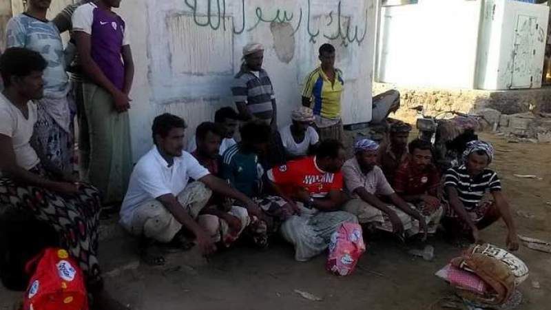 العدوان السعودي يختطف صيادين يمنيين ويُصادر معداتهم
