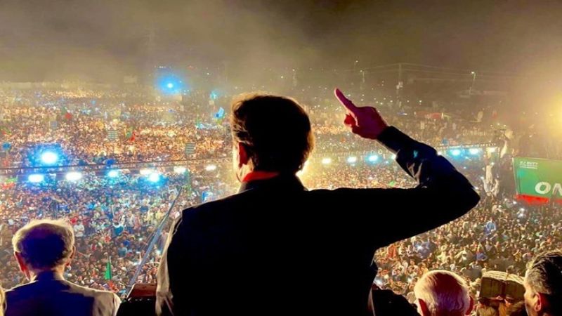 سد الاسكندر الجديد و بطل باكستان عمران خان