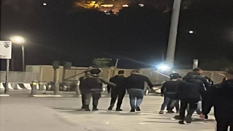 الاحتلال يعتقل عددًا من الشبان قرب حاجز مخيم شعفاط بالقدس