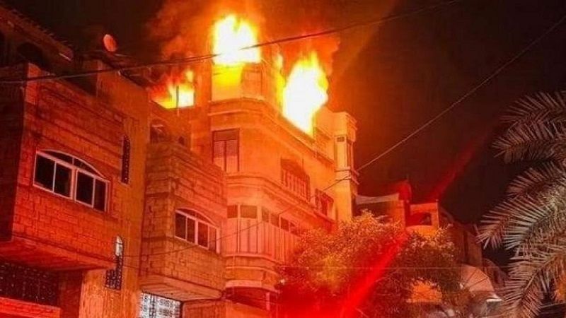 ضحايا واصابات جراء حريق كبير داخل بناية سكنية بمخيم جباليا