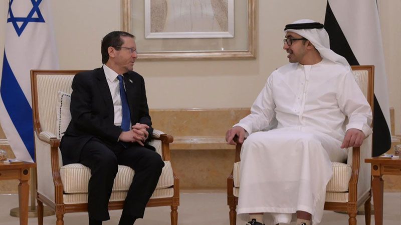 وزير الخارجية الإماراتي يستقبل رئيس دولة الاحتلال 