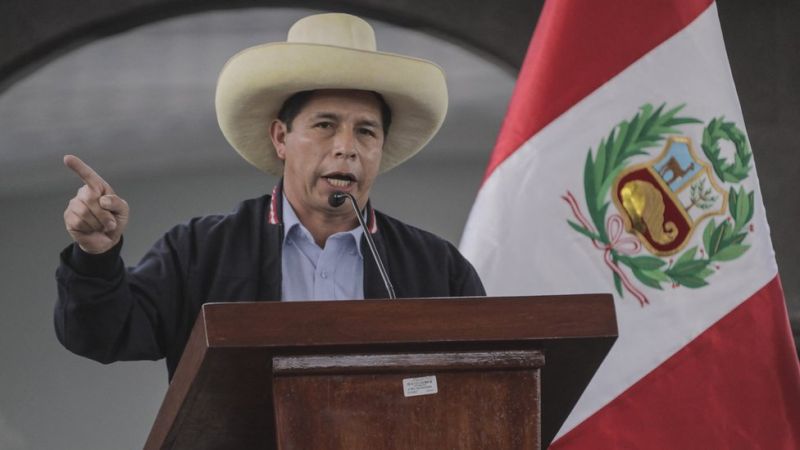 كاستيو يرفض التخلي عن رئاسة البيرو وتظاهرات تطالب بالإفراج عنه