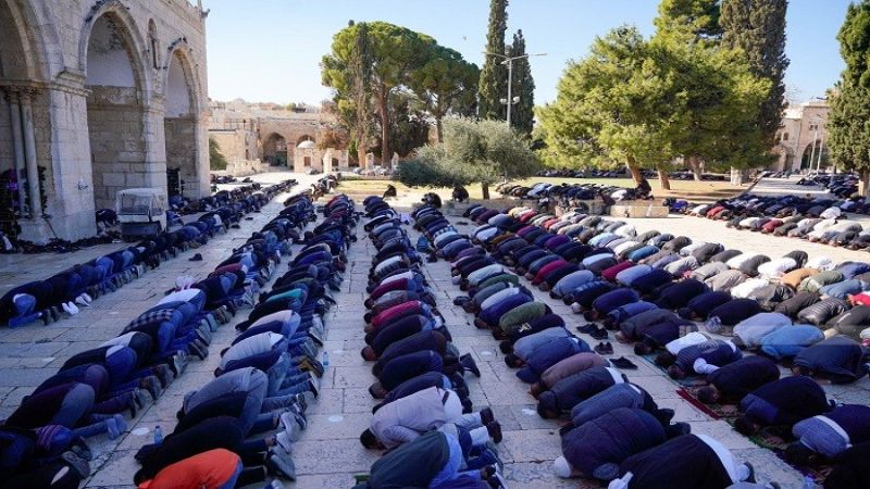 65 ألف مصلٍ فلسطيني أدوا صلاة الجمعة في المسجد الأقصى