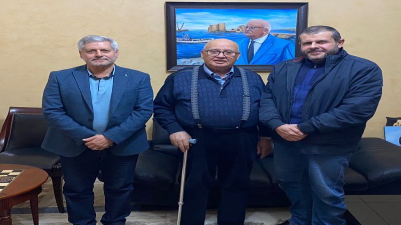 لبنان: حزب الله يعرض مع رئيس بلدية صيدا مشكلة النفايات في المدينة والجوار
