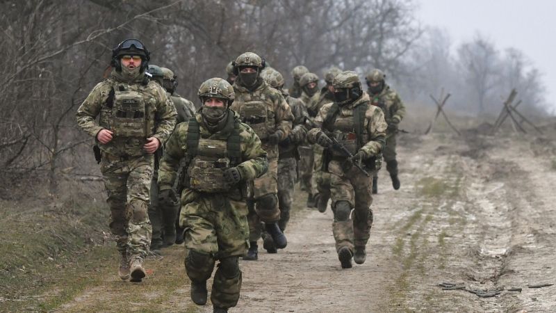 القوات الأوكرانية تنسحب من خط الدفاع الأول في زابوروجيه