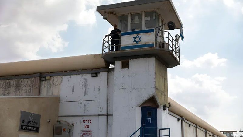 حذر إسرائيلي من انفجار الأوضاع في سجون الاحتلال