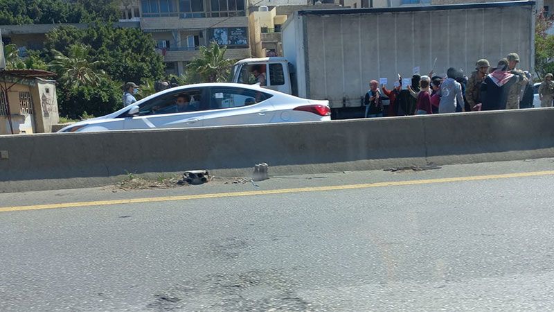 لبنان: محتجون قطعوا طريق خلدة باتجاه بيروت
