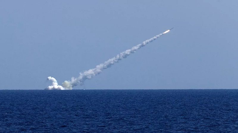 أسطول البحر الأسود الروسي يتصدّى لهجوم بالمسيّرات في مياه خليج سيفاستوبول