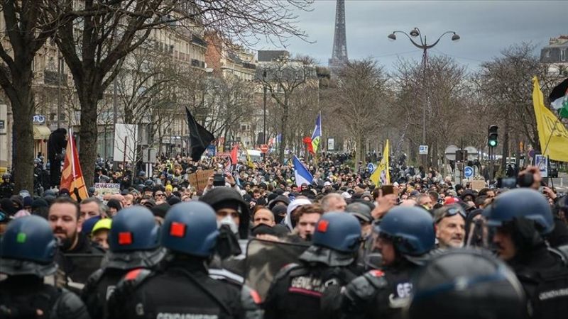 اشتباكات عنيفة بتظاهرات مليونية في فرنسا ضد مشروع ماكرون