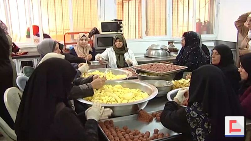 بنك الطعام الخيري .. مبادرة فردية لإطعام فقراء غزة في رمضان