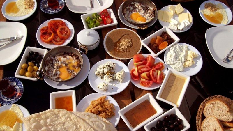 ما هي أهمية تناول وجبة السحور؟