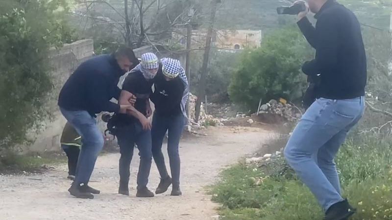 فلسطين: إصابة شاب برصاصة مطاطية في رأسه خلال قمع جيش الاحتلال لمسيرة كفر قدوم