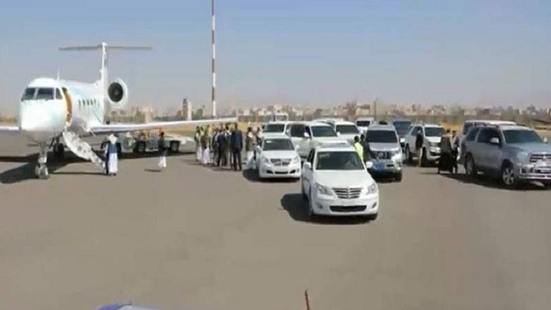 الوفد العماني يصل صنعاء.. عبد السلام يحدد المطالب اليمنية
