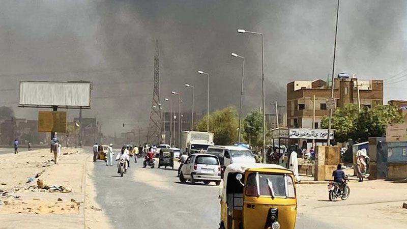 السودان.. القصف المدفعي يشتد والجيش يتهم &quot;الدعم السريع&quot; باقتحام السفارات&nbsp;