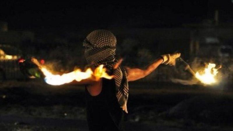 فلسطين: شبان يحرقون نقطة لجيش الاحتلال عند مدخل بلدة المغير شمال شرق رام الله