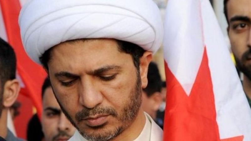الشيخ علي سلمان يعزّي من سجنه والدَيْ شهيدي الإعدام في السعودية صادق ثامر وجعفر سلطان