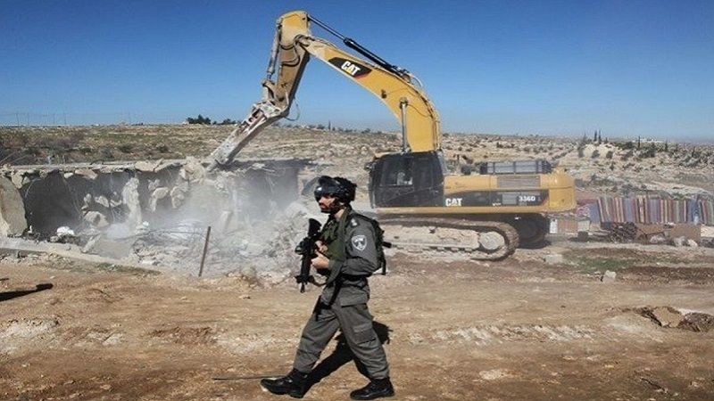 فلسطين المحتلة: سلطات الاحتلال تسلم الأهالي أوامر هدم في حي القنبر ببلدة جبل المكبر 
