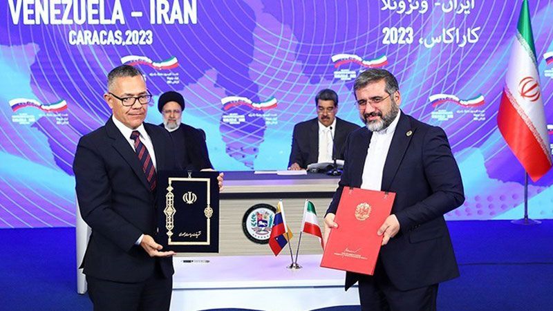إيران وفنزويلا توقّعان 19 وثيقة للتعاون الثنائي