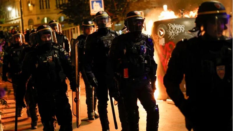 فرنسا: مجموعة برلمانية للنظر في فرض قيود على وسائل التواصل الاجتماعي في حالة حدوث أعمال شغب جماعية