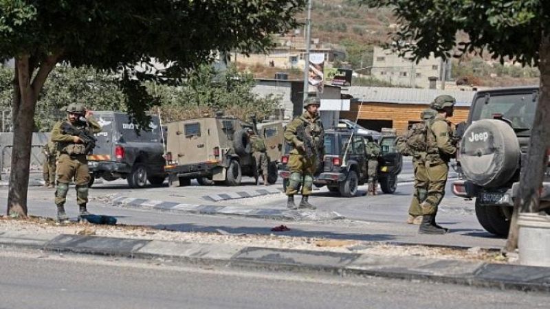 إعلام العدو: إصابتان إحداهما بجروح خطيرة بعملية إطلاق نار قرب مستوطنة كدوميم قرب قلقيلية