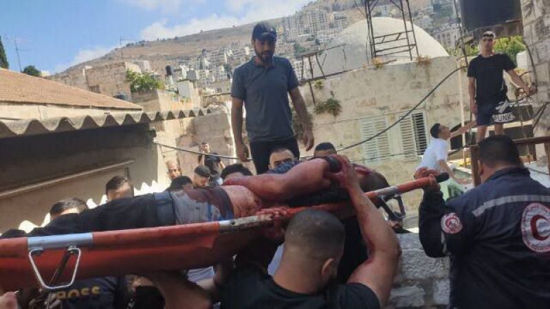 فلسطين| بالفيديو: انتشال الشهيدين اللذين اغتالهما الاحتلال في البلدة القديمة بنابلس