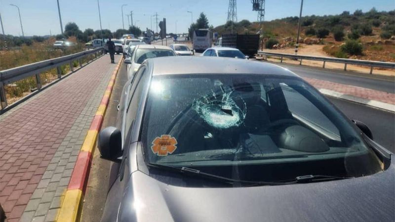 فلسطين: تضرُّر عدد من مركبات المستوطنين جراء رشقها بالحجارة قرب بلدة عزون شرق قلقيلية