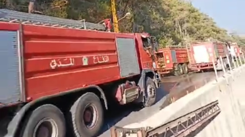 لبنان: وصول سيارات إطفاء من مراكز الدفاع المدني لإخماد الحرائق في داريا