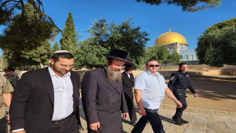 وزير الاحتلال "يتسحاق فاسرلاوف" يقتحم المسجد الأقصى في ذكرى "خراب الهيكل"