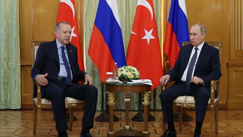 بوتين لأردوغان: مستعدون للعودة إلى "صفقة الحبوب" بعد وفاء الغرب بالتزاماته