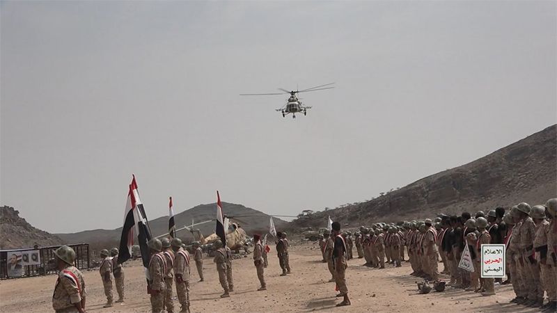 بالصور: عرض عسكري مهيب في مأرب باليمن