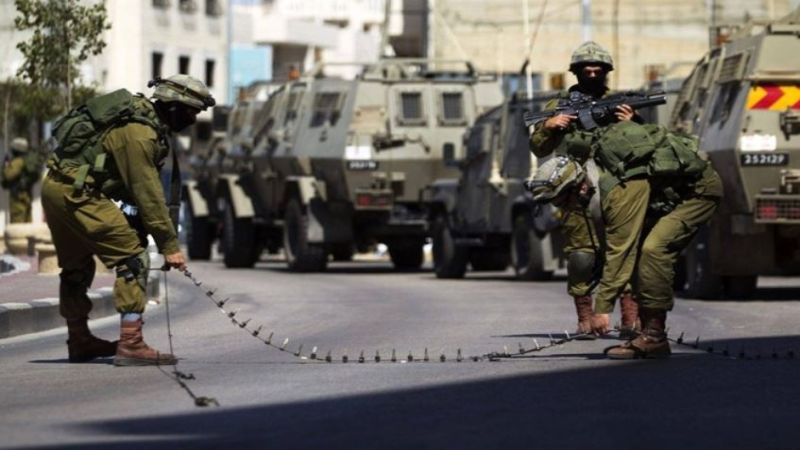 فلسطين: قوات الاحتلال تفرض طوقا أمنيا شاملا على مدينة الخليل وتغلق جميع مداخلها