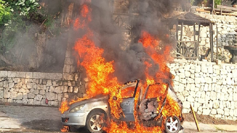 لبنان: زحمة سير على أتوستراد جبيل بسبب احتراق سيارة