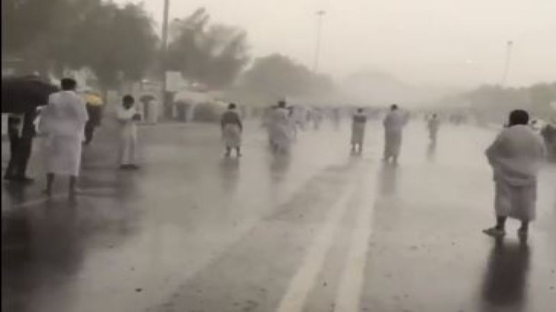 السعودية: إنذارات حمراء وبرتقالية وتحذيرات من أمطار غزيرة