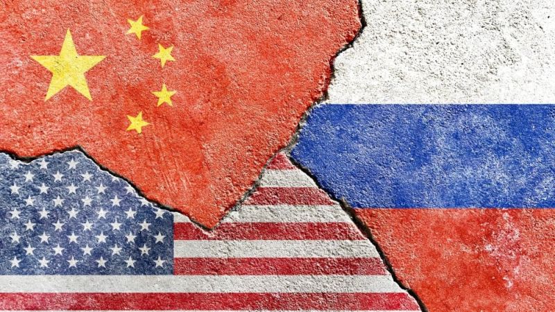 كاتب أمريكي يدعو الى إحداث فتنة بين روسيا والصين 