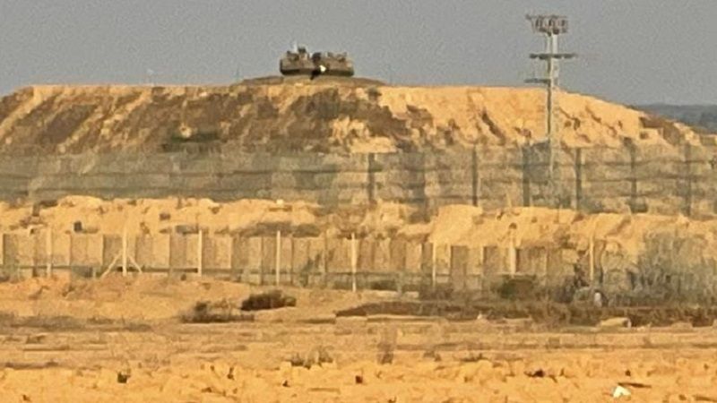 فلسطين: آلية عسكرية "إسرائيلية" تطلق  قنابل الغاز تجاه الشبان الفلسطينيين شرق رفح