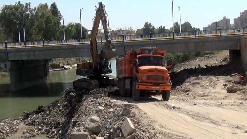 سوريا تعيد بناء أهم جسر يربط شبكة الطرق بين دير الزور وريفها