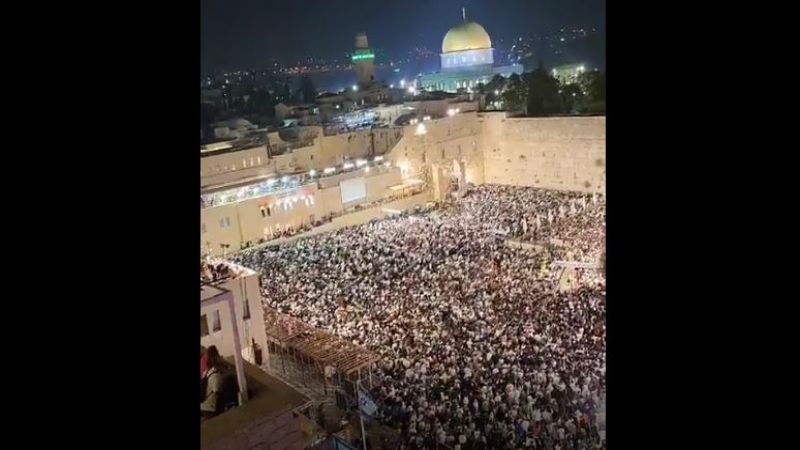 فلسطين: مئات المستوطنين يؤدون طقوسًا تلمودية عند حائط البراق بالمسجد الأقصى