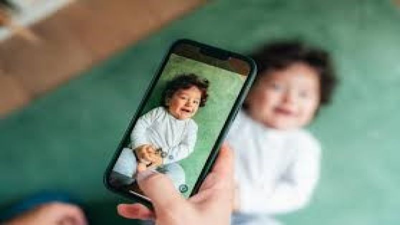 مخاطر مشاركة صور ومعلومات الاطفال على الانترنت